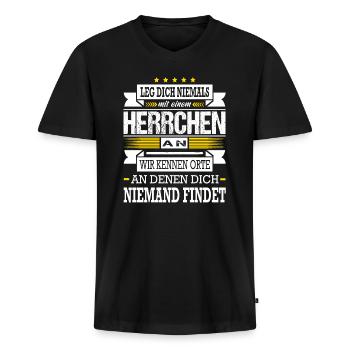 Leg Dich Niemals Mit Einem Herrchen An Gassi - Männer Premium Bio T-Shirt mit V-Ausschnitt - Schwarz - Vorne - Nico (187cm)