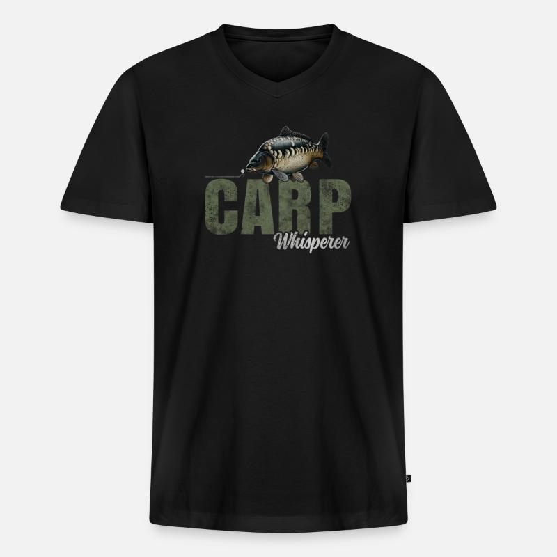 Carp Whisperer - Männer Premium Bio T-Shirt mit V-Ausschnitt - Schwarz
