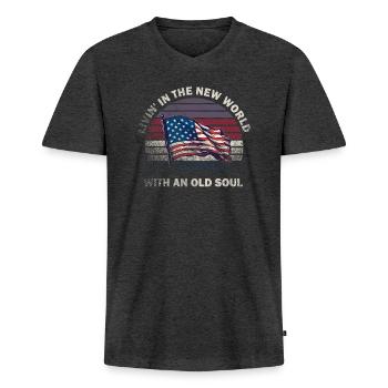 Livin dans le Nouveau Monde Vieille Âme - T-shirt encolure en V Premium bio Homme - anthracite chiné - Devant - Nico (187cm)
