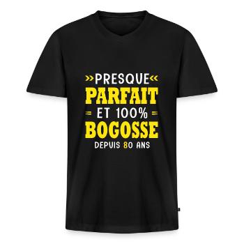 80 ans Parfait bogosse 80 ans anniversaire - T-shirt encolure en V Premium bio Homme - noir - Devant - Nico (187cm)