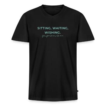 Human Design Projektor "Sitting, Waiting, Wishing. - Männer Premium Bio T-Shirt mit V-Ausschnitt - Schwarz - Vorne - Nico (187cm)