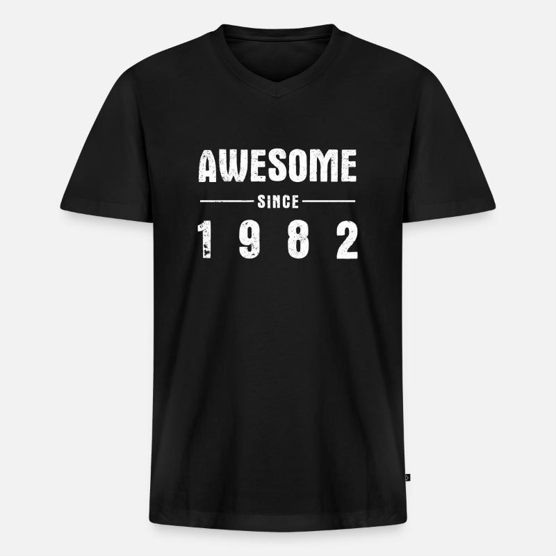 Awesome -since- 1982 - Männer Premium Bio T-Shirt mit V-Ausschnitt - Schwarz