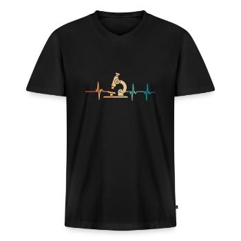 Herzschlag des Mikroskops - Männer Premium Bio T-Shirt mit V-Ausschnitt - Schwarz - Vorne - Nico (187cm)