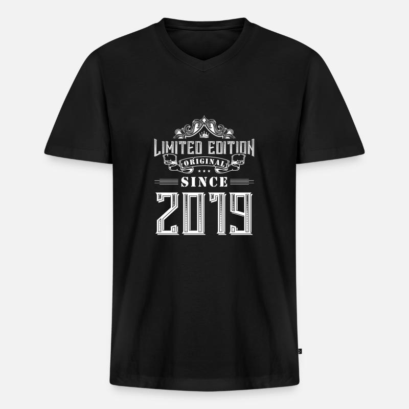 2019 limited edition - Männer Premium Bio T-Shirt mit V-Ausschnitt - Schwarz