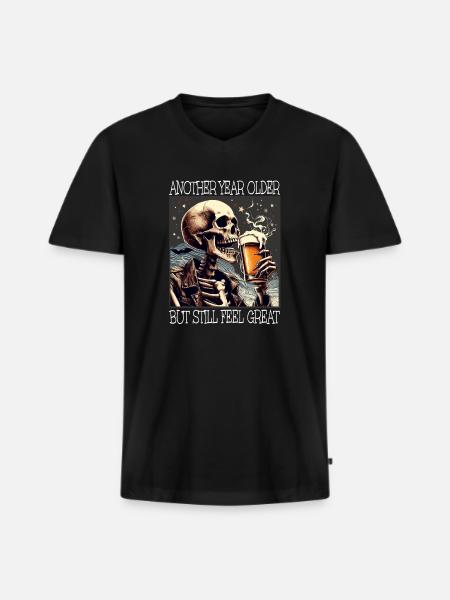 Birthday Beer Drinking Skeleton - Men's Premium Organic T-shirt with V-neck - black