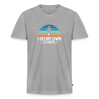 I Do My Own Stunts T-Shirt Beinbruch - Männer Premium Bio T-Shirt mit V-Ausschnitt - Grau meliert - Vorne