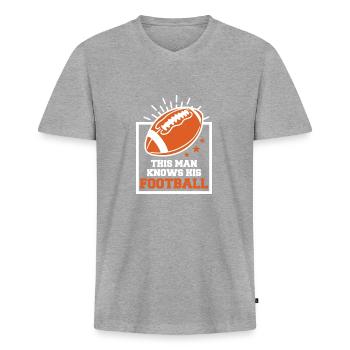 This Man Knows His Football Shirt - Men's Premium Organic T-shirt with V-neck - heather grey - Front
