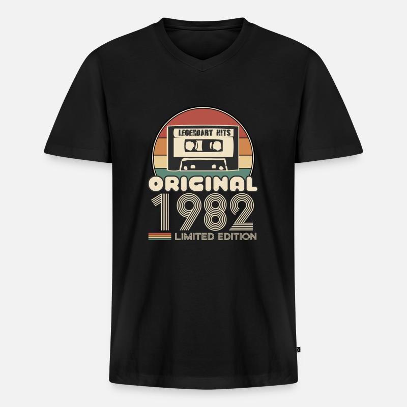 1982 - Männer Premium Bio T-Shirt mit V-Ausschnitt - Schwarz