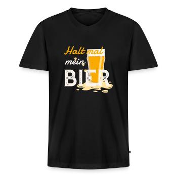 Lustiger Spruch: Halt mal mein Bier. - Männer Premium Bio T-Shirt mit V-Ausschnitt - Schwarz - Vorne - Nico (187cm)