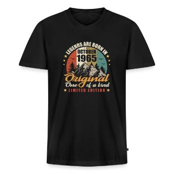 Legends wurden im Oktober 1965 geboren, das Original 1965 - Männer Premium Bio T-Shirt mit V-Ausschnitt - Schwarz - Vorne - Nico (187cm)