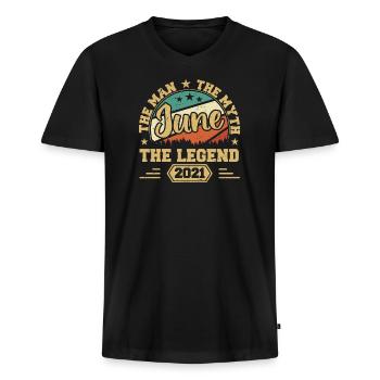 Juin 2021 L’Homme, Le Myte, La légende, Juin 2021 - T-shirt encolure en V Premium bio Homme - noir - Devant - Nico (187cm)