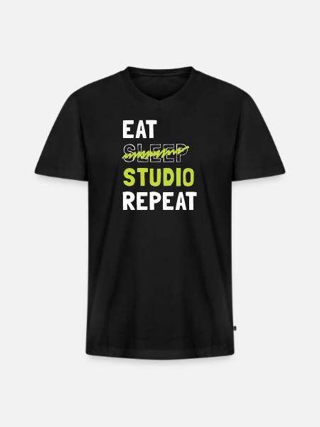 Eat Sleep Studio Repeat - Männer Premium Bio T-Shirt mit V-Ausschnitt - Schwarz
