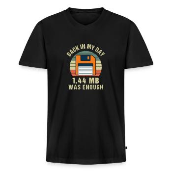 Programmer Floppy Disk Retro Gift - Men's Premium Organic T-shirt with V-neck - black - Front - Nico (187cm)