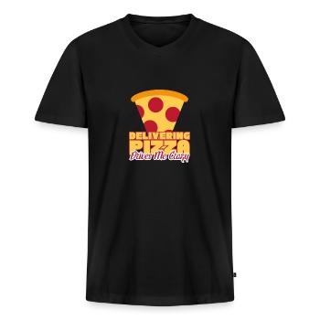 Delivering Pizza Drives Me Crazy - Männer Premium Bio T-Shirt mit V-Ausschnitt - Schwarz - Vorne - Nico (187cm)