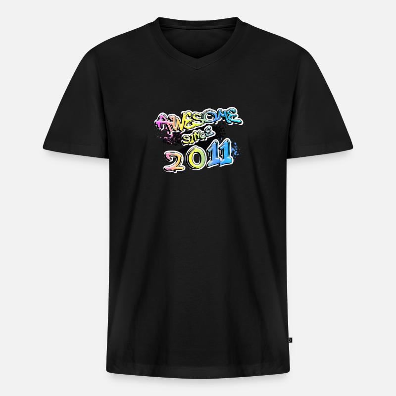 Awesome since 2011 - Männer Premium Bio T-Shirt mit V-Ausschnitt - Schwarz