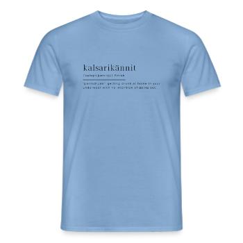 Kalsarikännit - l’attitude finlandaise face à la vie ; Définition - T-shirt homme - carolina blue - Devant - AI Model Male 178 light (178cm)