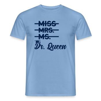 Königin Doktor Geschenk - Männer T-Shirt - Carolina Blue - Vorne - AI Model Male 178 light (178cm)
