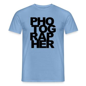 Photographe - T-shirt homme - carolina blue - Devant - AI Model Male 178 light (178cm)