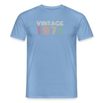 Néon Rétro 80 Ans Octogénaire Anniversaire 1946 - T-shirt homme - carolina blue - Devant - AI Model Male 178 light (178cm)