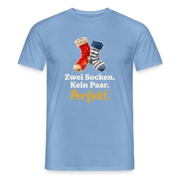 Zwei Socken. Kein Paar. Perfekt. - Männer T-Shirt - Carolina Blue - Vorne - AI Model Male 178 light (178cm)
