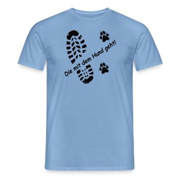 Qui va avec le chien ! Pour les amoureux des 🐕 chiens - T-shirt homme - carolina blue - Devant - AI Model Male 178 light (178cm)
