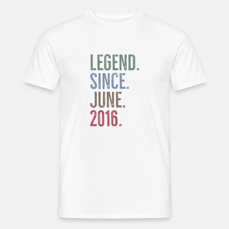 Legende seit Juni 2016 - Männer T-Shirt - Weiß