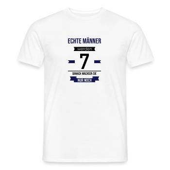 Echte Männer werden 7 danach wachsen sie nur noch! - Männer T-Shirt - Weiß - Vorne - AI Model Male 178 dark (178cm)