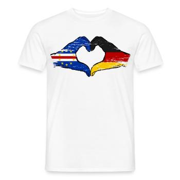 Kap Verde Deutschland Flagge Hände Herzform used - Männer T-Shirt - Weiß - Vorne - AI Model Male 178 dark (178cm)