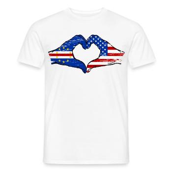 Kap Verde USA Flagge Hände Herzform used - Männer T-Shirt - Weiß - Vorne - AI Model Male 178 dark (178cm)