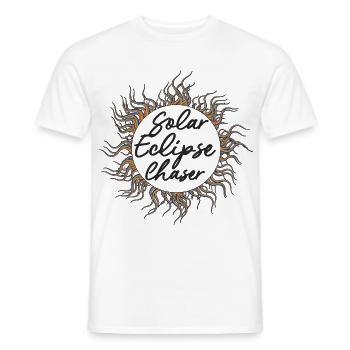Solar eclipse chaser - Männer T-Shirt - Weiß - Vorne - AI Model Male 178 dark (178cm)