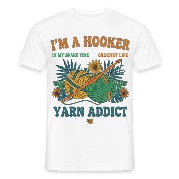 Drôle d’amoureuse du crochet, je suis accro au fil - T-shirt homme - blanc - Devant - AI Model Male 178 dark (178cm)