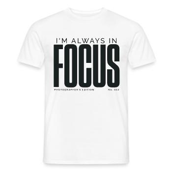 Je suis toujours dans le focus | Édition du photographe - T-shirt homme - blanc - Devant - AI Model Male 178 dark (178cm)