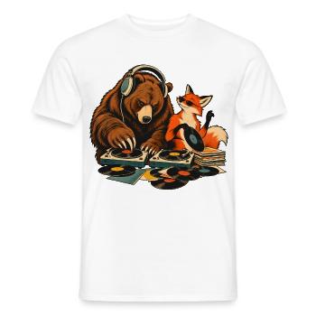 Bär & Fuchs als Vinyl DJs – Musikduo - Männer T-Shirt - Weiß - Vorne - AI Model Male 178 dark (178cm)