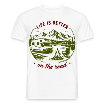 Roadtrip im Freien: Berge und Van - Männer T-Shirt - Weiß - Vorne - AI Model Male 178 dark (178cm)