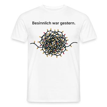 Besinnlich war gestern - Lichterkette Weihnachten  - Männer T-Shirt - Weiß - Vorne - AI Model Male 178 dark (178cm)