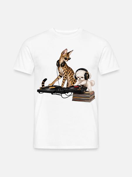 Malteser und Savannah-Katze als DJ-Duo - Männer T-Shirt - Weiß