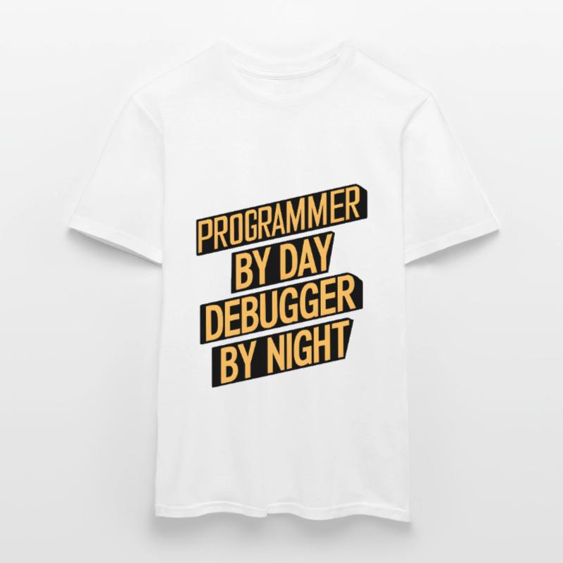 Programmer by Day, Debugger by Night Männer T-Shirt