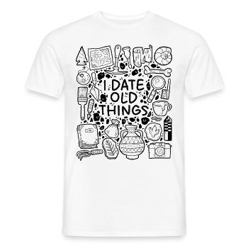 Je sors avec de vieilles choses – Archéologie Humour - T-shirt homme - blanc - Devant - AI Model Male 178 dark (178cm)