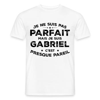 Gabriel Ein Vorname, eine Haltung Gabriel Humor - Männer T-Shirt - Weiß - Vorne - AI Model Male 178 dark (178cm)
