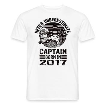 Never Underestimate Captain born in 2017 - Männer T-Shirt - Weiß - Vorne - AI Model Male 178 dark (178cm)