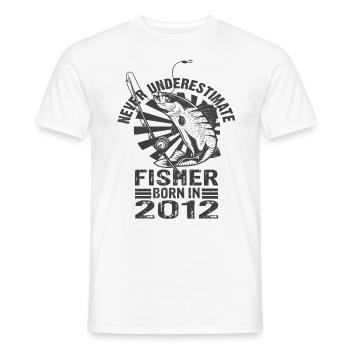 Never Underestimate Fisher Born In 2012 - Männer T-Shirt - Weiß - Vorne - AI Model Male 178 dark (178cm)