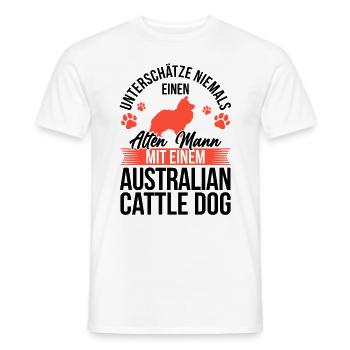 Alter Mann mit Australian Cattle Dog Treibhund - Männer T-Shirt - Weiß - Vorne - AI Model Male 178 dark (178cm)