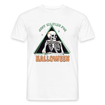 Squelette effrayant « J’attends juste Halloween » - T-shirt homme - blanc - Devant - AI Model Male 178 dark (178cm)