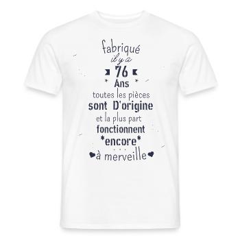 Fabriqué il y a 76 ans - T-shirt homme - blanc - Devant - AI Model Male 178 dark (178cm)