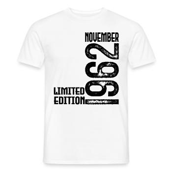 Cadeau Anniversaire Novembre 1962. November 1962. - T-shirt homme - blanc - Devant - AI Model Male 178 dark (178cm)