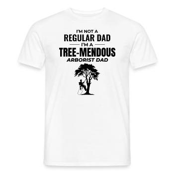 Baumpfleger Vater Baumchirurg Kletterer Klettertrimmer - Männer T-Shirt - Weiß - Vorne - AI Model Male 178 dark (178cm)
