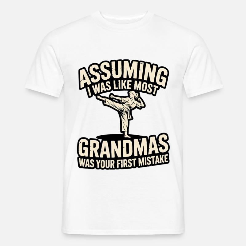 Kampfsport Oma Spruch Großmutter Karate - Männer T-Shirt - Weiß