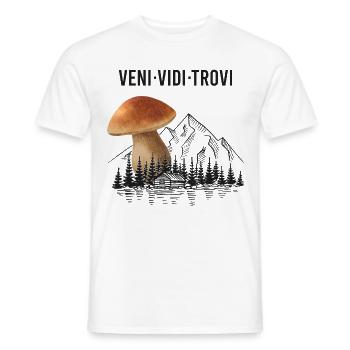 Tenue pour cueilleurs de champignons avec des montagnes cèpes champignon champignon - T-shirt homme - blanc - Devant - AI Model Male 178 dark (178cm)