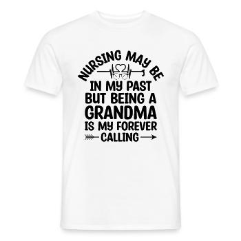 Grand-mère retraitée Pension Infirmière infirmière en soins infirmiers - T-shirt homme - blanc - Devant - AI Model Male 178 dark (178cm)