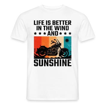 La vie est meilleure dans le vent et le soleil à moto - T-shirt homme - blanc - Devant - AI Model Male 178 dark (178cm)